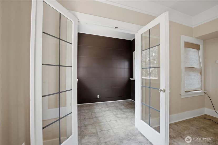 Property photo for 1532 5th Avenue W, Seattle photo 15