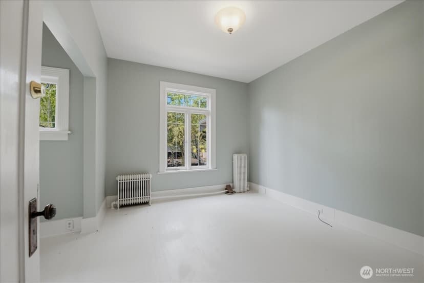 Property photo for 1532 5th Avenue W, Seattle photo 17