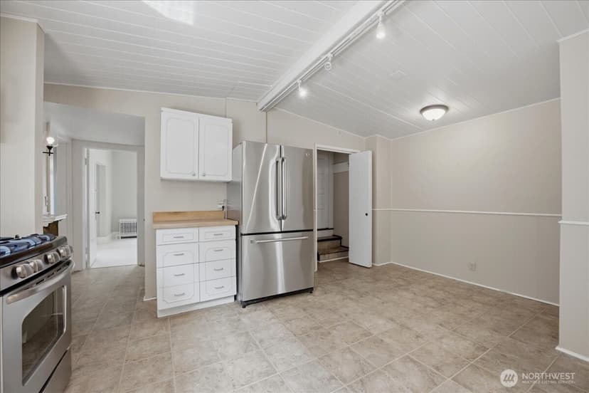 Property photo for 1532 5th Avenue W, Seattle photo 12
