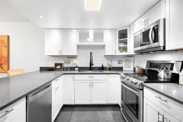 Property photo for 14651 NE 40th Street #F5, Bellevue photo 2