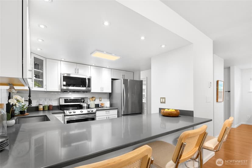 Property photo for 14651 NE 40th Street #F5, Bellevue photo 12
