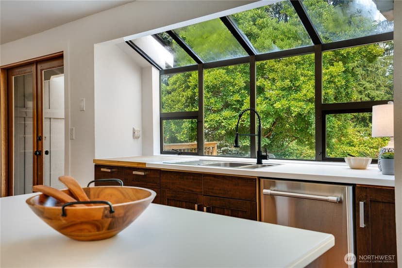 Property photo for 7009 Cameo Drive SW, Lakewood photo 10