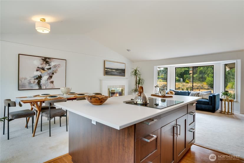 Property photo for 7009 Cameo Drive SW, Lakewood photo 8