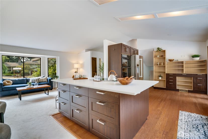 Property photo for 7009 Cameo Drive SW, Lakewood photo 13