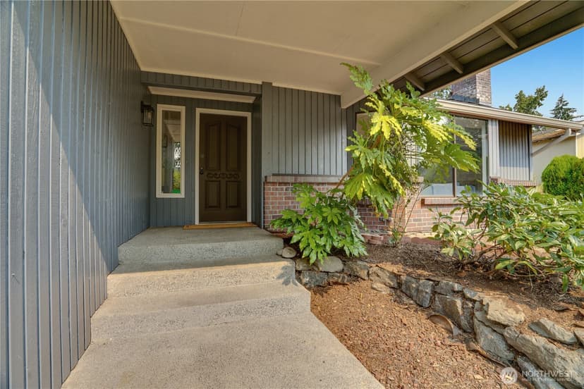 Property photo for 7009 Cameo Drive SW, Lakewood photo 2