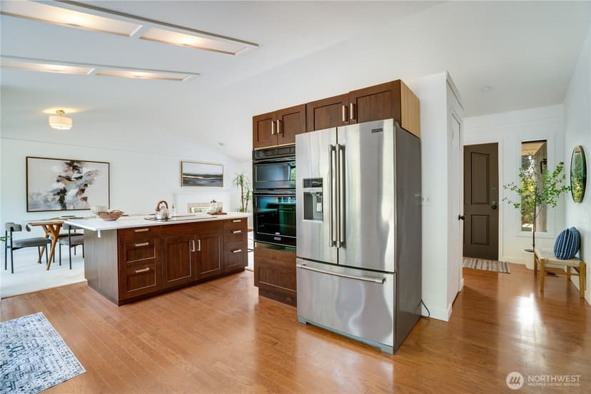 Property photo for 7009 Cameo Drive SW, Lakewood photo 12