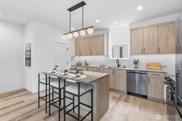 Property photo for 805 NW 63rd Street #B, Seattle photo 4