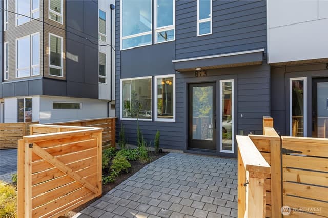 Property photo for 813 NW 63rd Street, Seattle photo 4