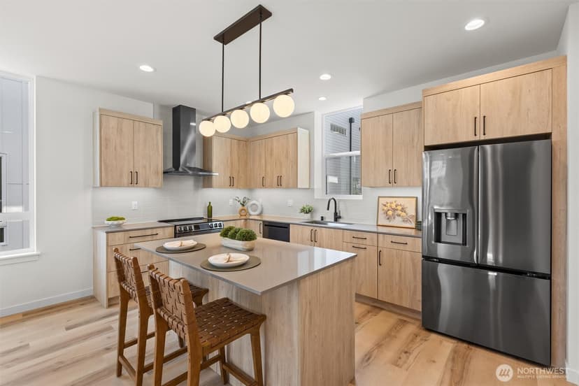 Property photo for 813 NW 63rd Street, Seattle photo 5
