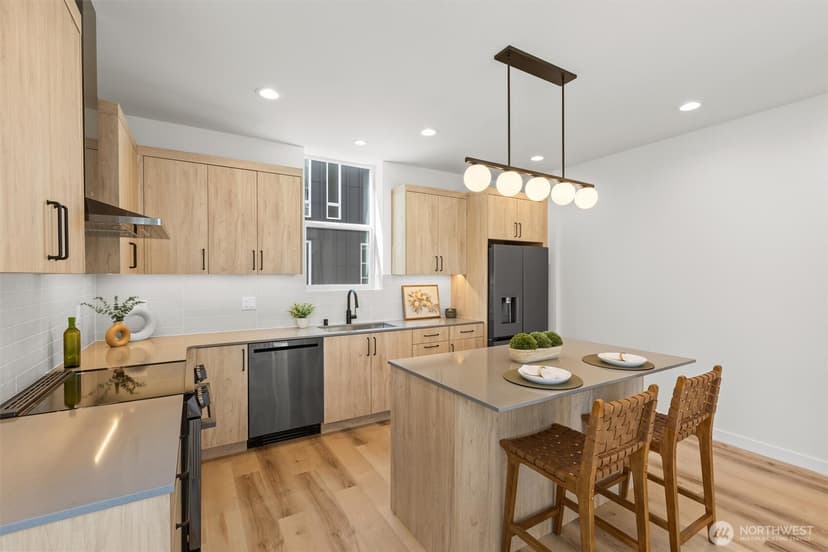 Property photo for 813 NW 63rd Street, Seattle photo 6