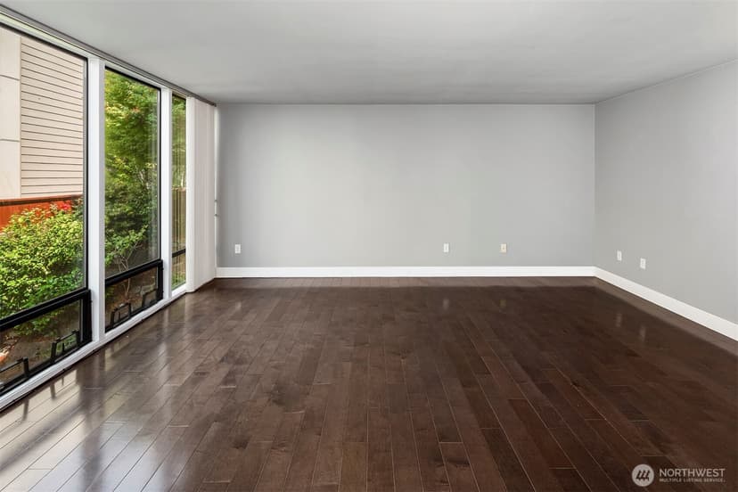 Property photo for 4561 Lake Washington Boulevard NE #201, Kirkland photo 5