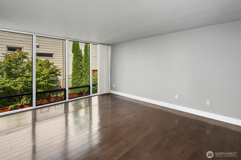 Property photo for 4561 Lake Washington Boulevard NE #201, Kirkland photo 4
