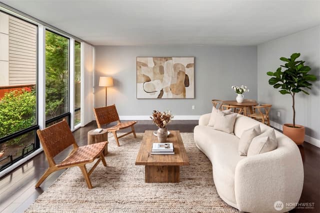 Property photo for 4561 Lake Washington Boulevard NE #201, Kirkland photo 2