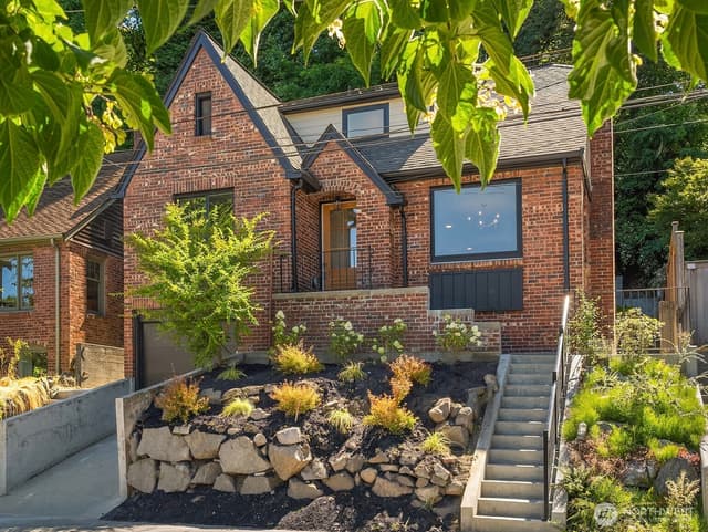 Property photo for 1919 E Eaton Place, Seattle photo 2