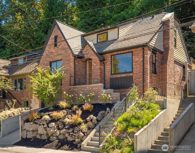 Property photo for 1919 E Eaton Place, Seattle photo 3