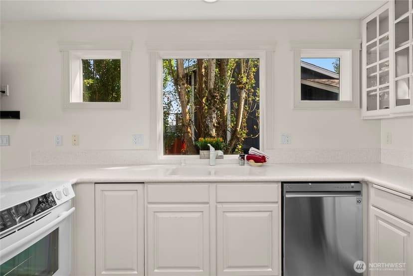 Property photo for 1202 Lansing Avenue W, Bremerton photo 10