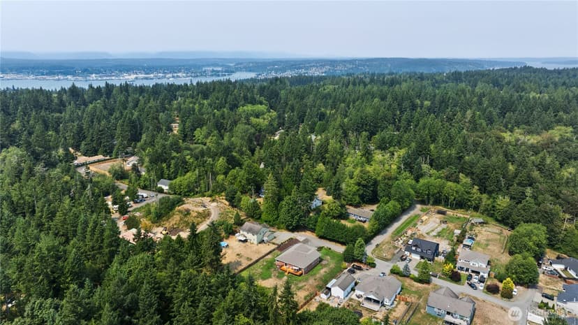 Property photo for 40 Carson Avenue SE, Port Orchard photo 37
