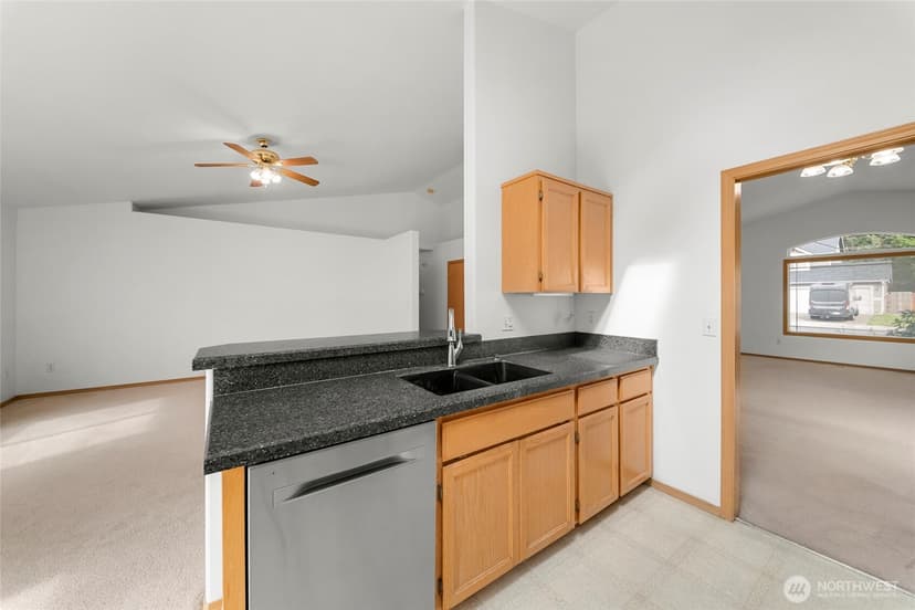 Property photo for 16520 85th Avenue Ct E, Puyallup photo 11