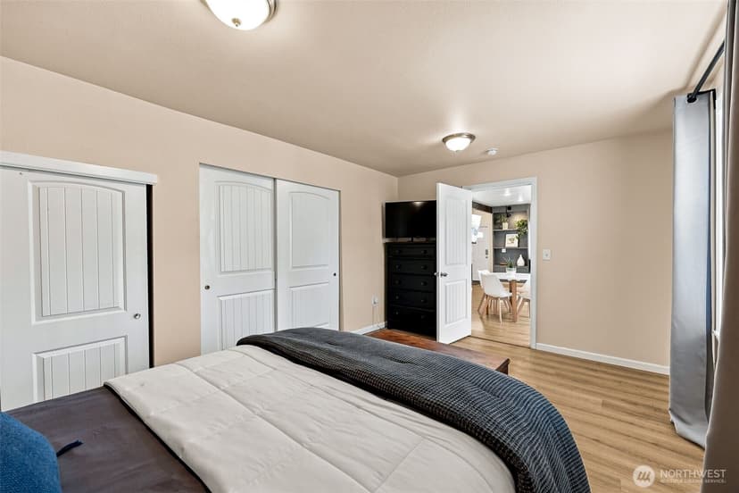 Property photo for 430 2nd Avenue NE, Puyallup photo 13