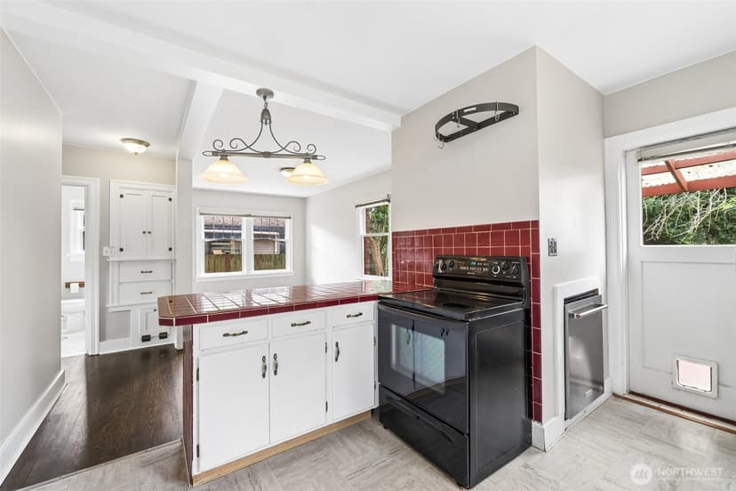 Property photo for 150 NW 84th Street, Seattle photo 9