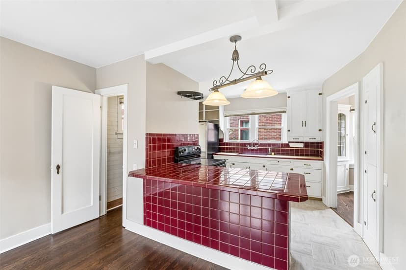 Property photo for 150 NW 84th Street, Seattle photo 10