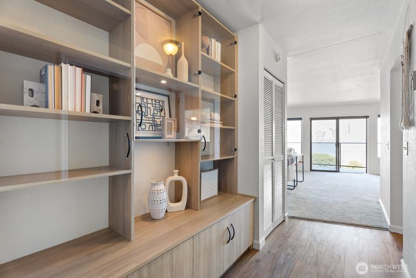 Property photo for 1301 Harbor Avenue SW #310, Seattle photo 7