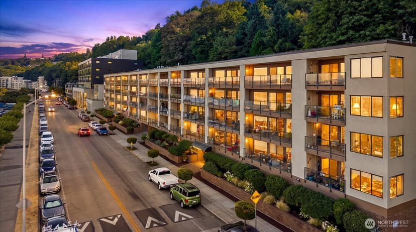 Property photo for 1301 Harbor Avenue SW #310, Seattle photo 2