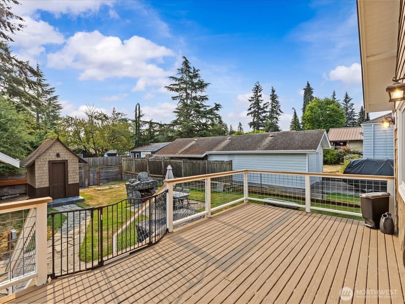 Property photo for 15820 12th Avenue SW, Burien photo 37