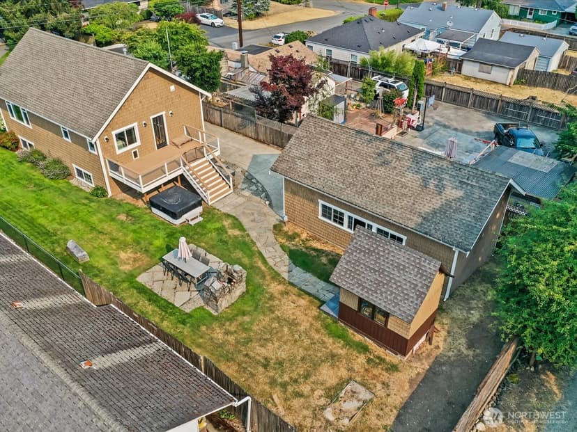Property photo for 15820 12th Avenue SW, Burien photo 5