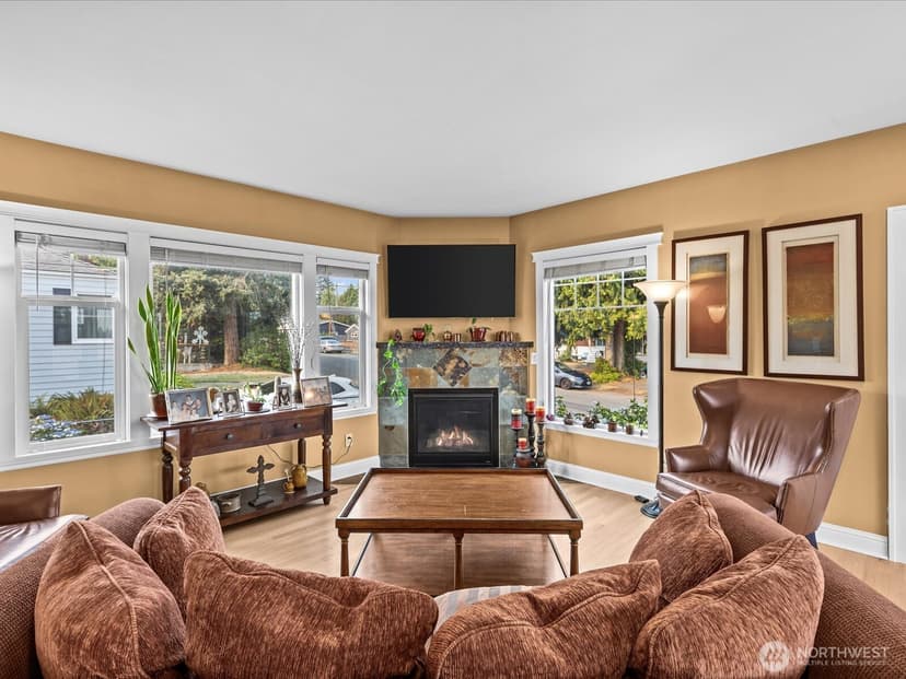 Property photo for 15820 12th Avenue SW, Burien photo 11