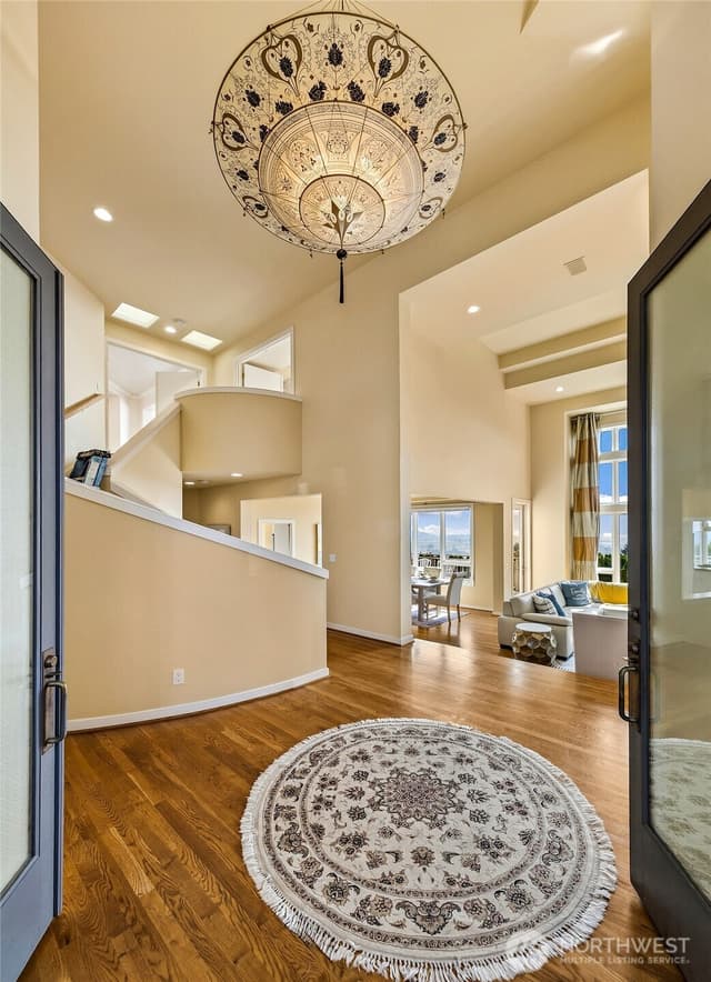 Property photo for 15317 SE 58th Street, Bellevue photo 2
