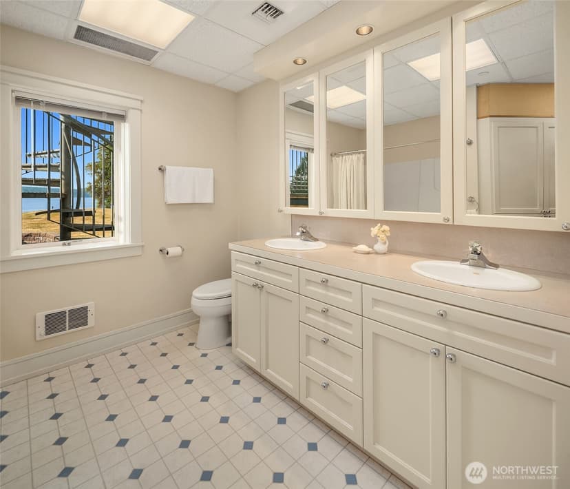 Property photo for 16075 Crescent Drive SW, Vashon photo 23