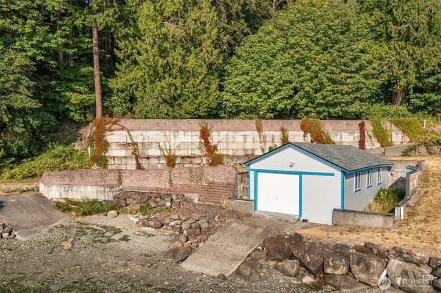 Property photo for 16075 Crescent Drive SW, Vashon photo 4