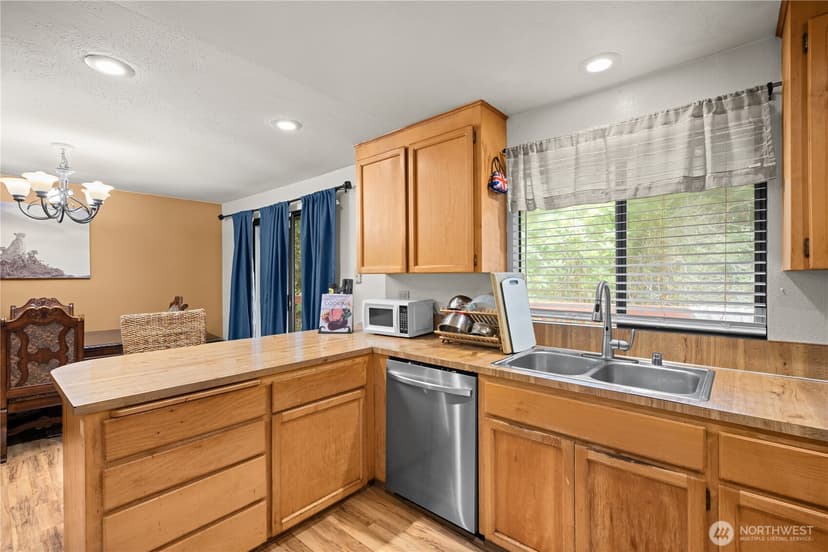 Property photo for 17909 230th Avenue NE, Woodinville photo 13