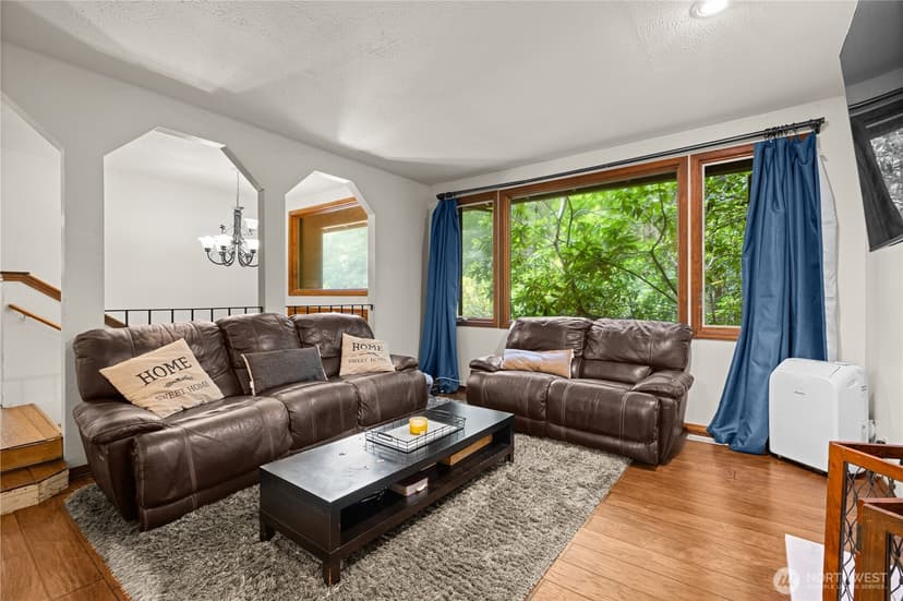 Property photo for 17909 230th Avenue NE, Woodinville photo 6