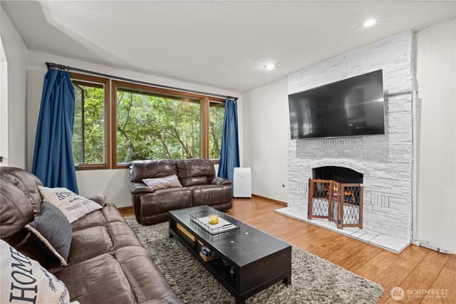 Property photo for 17909 230th Avenue NE, Woodinville photo 3