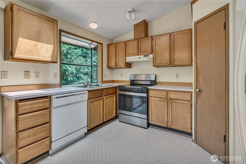 Property photo for 2322 S 357th Street, Federal Way photo 10