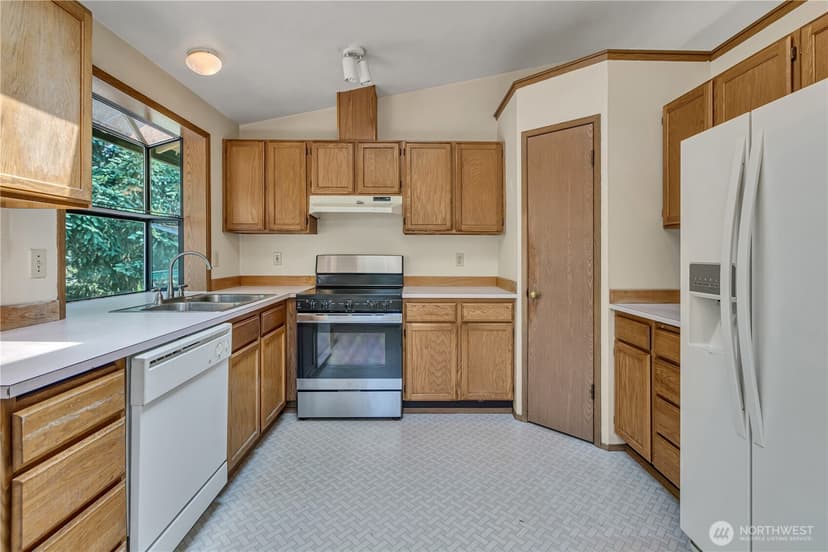 Property photo for 2322 S 357th Street, Federal Way photo 11
