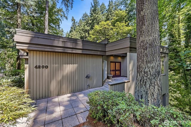 Property photo for 4200 W Lake Sammamish Parkway SE, Bellevue photo 3