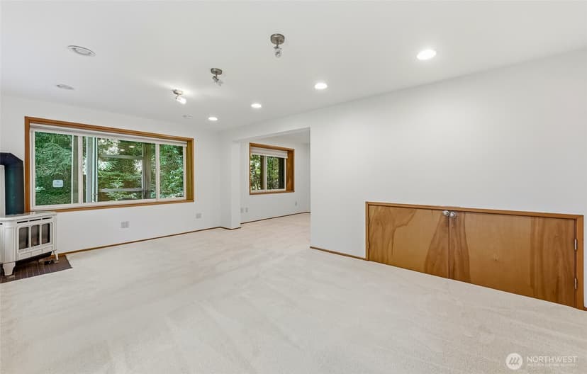 Property photo for 4200 W Lake Sammamish Parkway SE, Bellevue photo 26