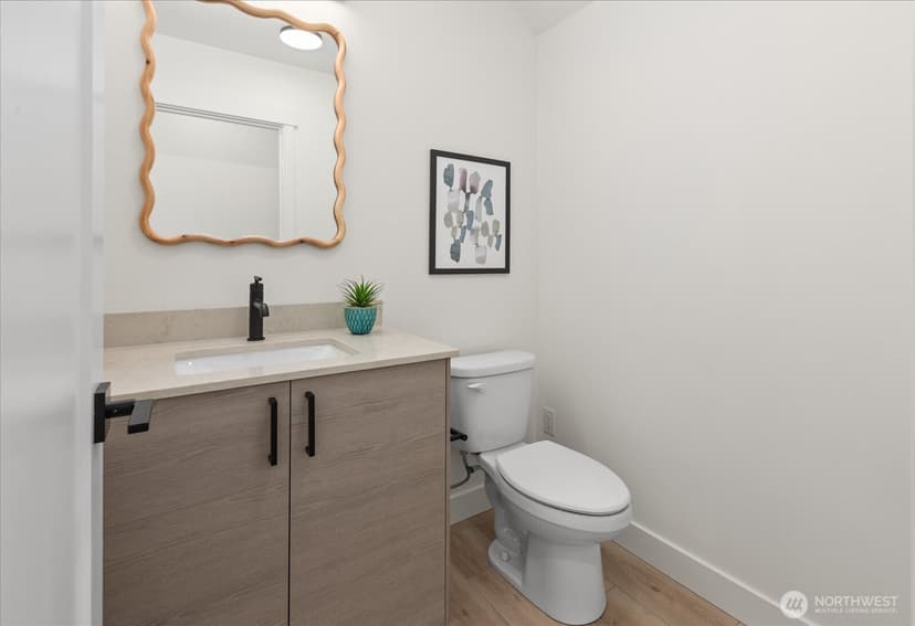 Property photo for 10326 B Ashworth Avenue N, Seattle photo 9