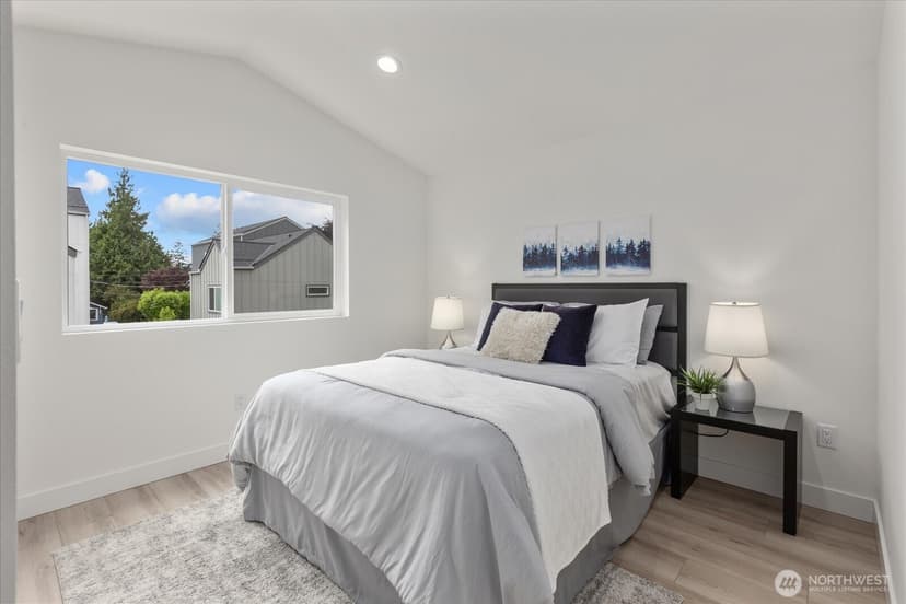 Property photo for 10326 B Ashworth Avenue N, Seattle photo 14