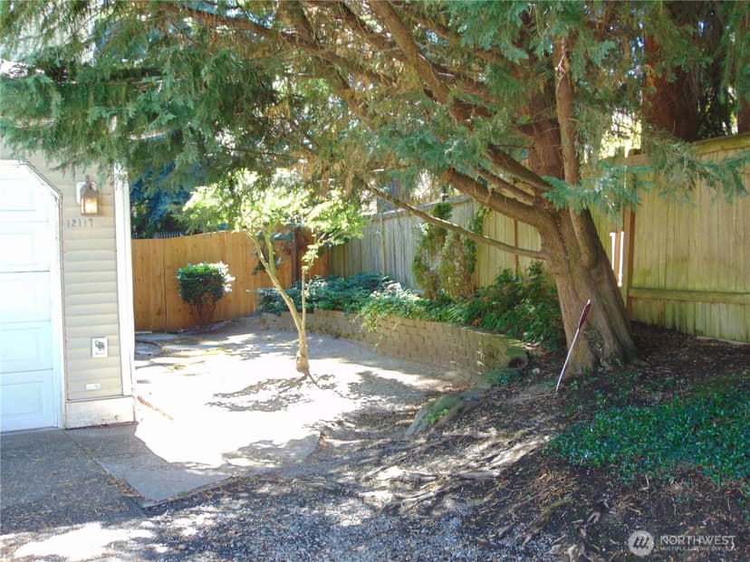 Property photo for 12117 W 15th Avenue, Everett photo 4