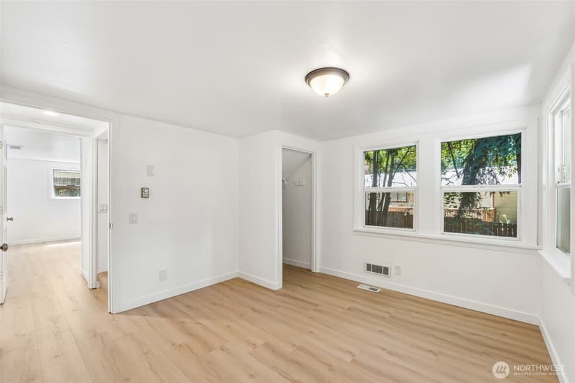 Property photo for 7629 236th Street SW, Edmonds photo 17
