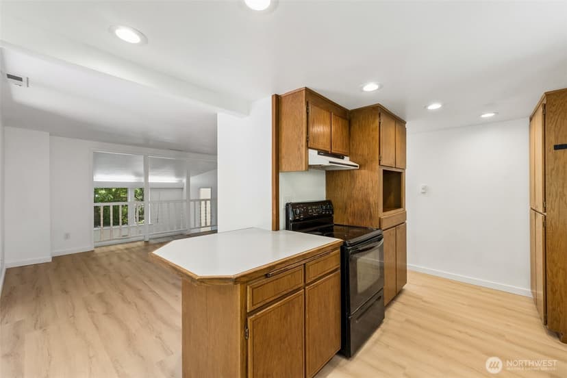 Property photo for 7629 236th Street SW, Edmonds photo 10