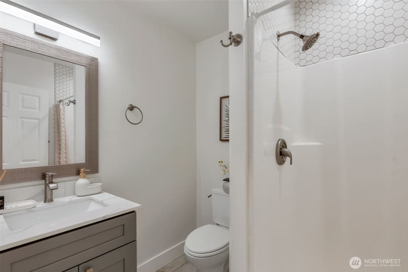 Property photo for 18804 64th Avenue NE, Kenmore photo 31