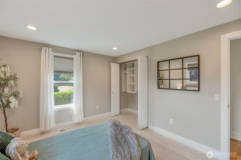 Property photo for 18804 64th Avenue NE, Kenmore photo 19
