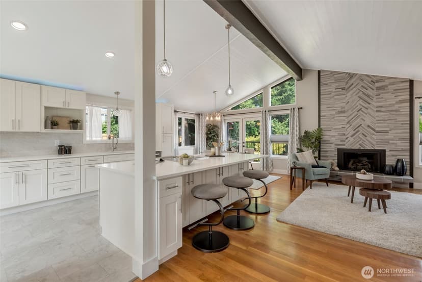 Property photo for 18804 64th Avenue NE, Kenmore photo 9