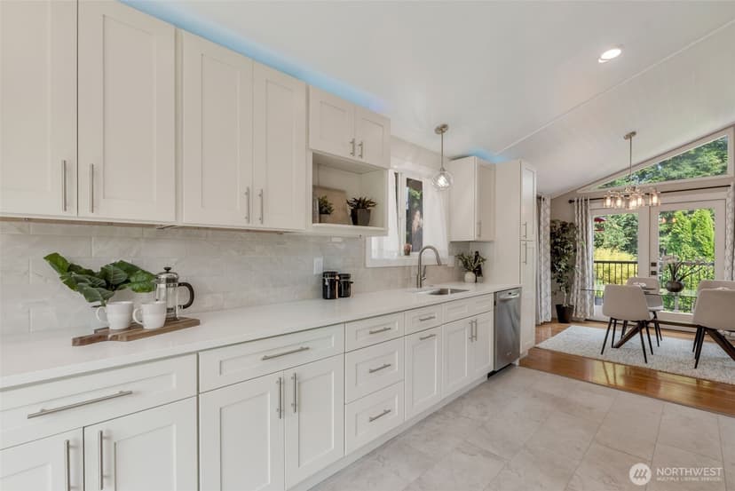 Property photo for 18804 64th Avenue NE, Kenmore photo 15