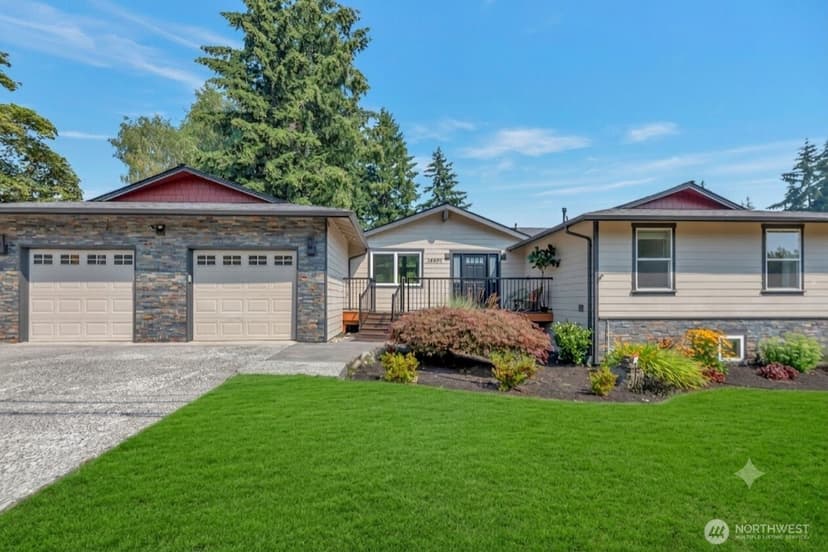 Property photo for 18804 64th Avenue NE, Kenmore photo 4